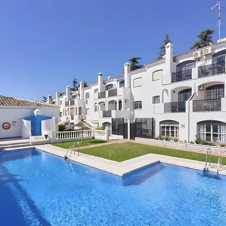 Casa Lena Town House With Pool 펜션